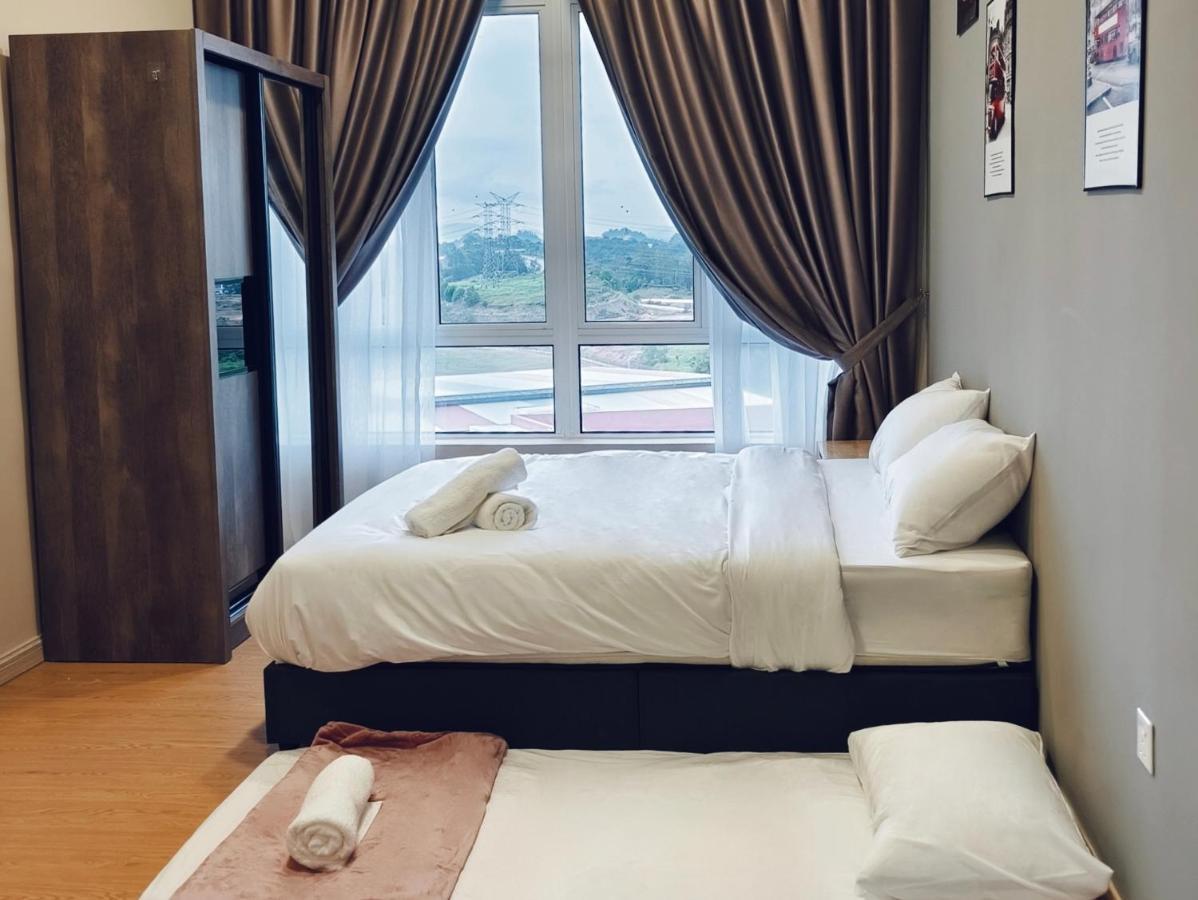 Valley Suites By Wyatthomes Куантан Екстериор снимка