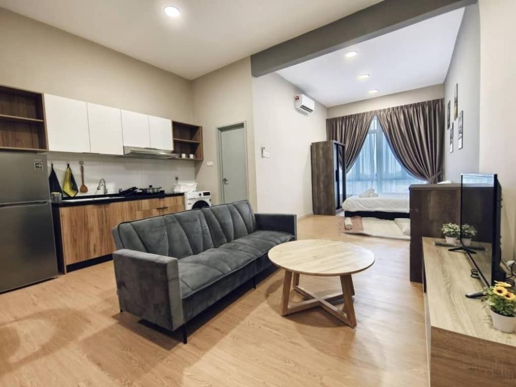 Valley Suites By Wyatthomes Куантан Екстериор снимка